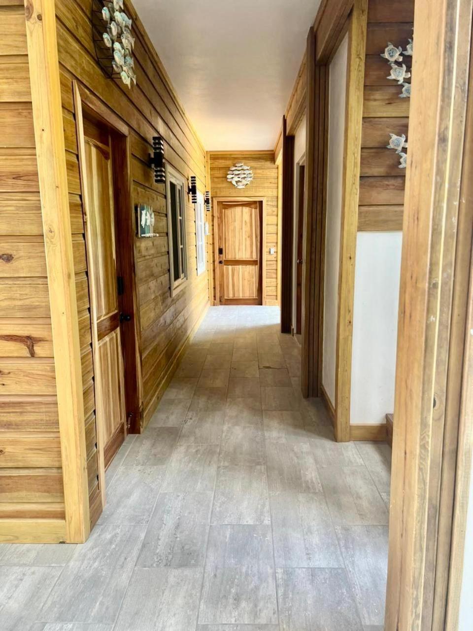 Mr. Tucan Hotel Уест Енд Екстериор снимка